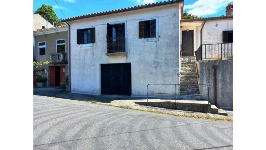 Moradia T6 para Venda em Catraia Farropo Foto 23