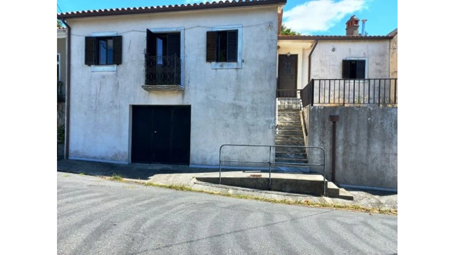 Moradia T6 para Venda em Catraia Farropo Foto 24