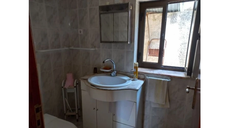 Moradia T6 para Venda em Catraia Farropo Foto 30