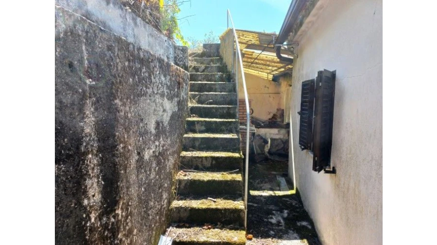 Moradia T6 para Venda em Catraia Farropo Foto 42