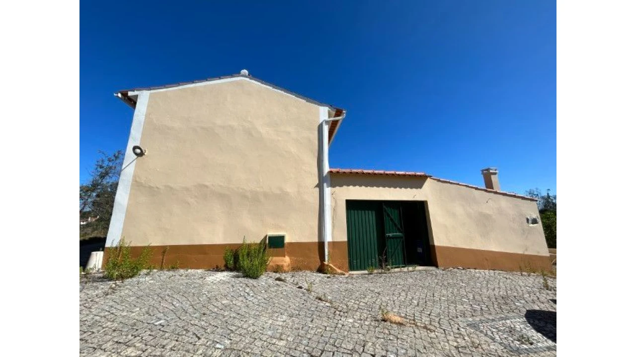 Moradia T4 para Venda em Abiul Foto 3