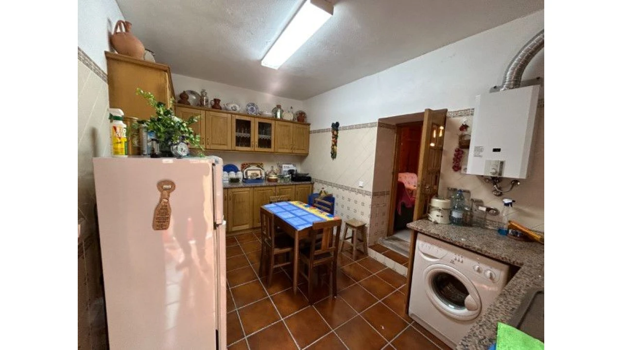 Moradia T4 para Venda em Abiul Foto 14