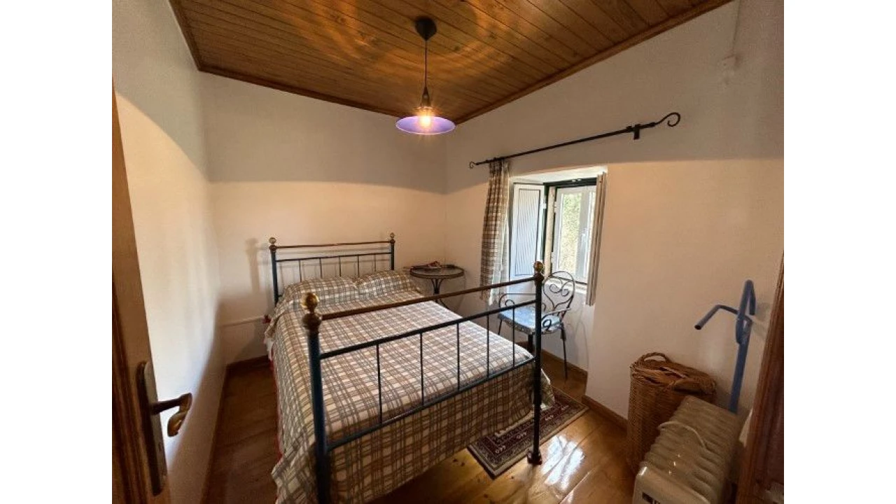 Moradia T4 para Venda em Abiul Foto 24