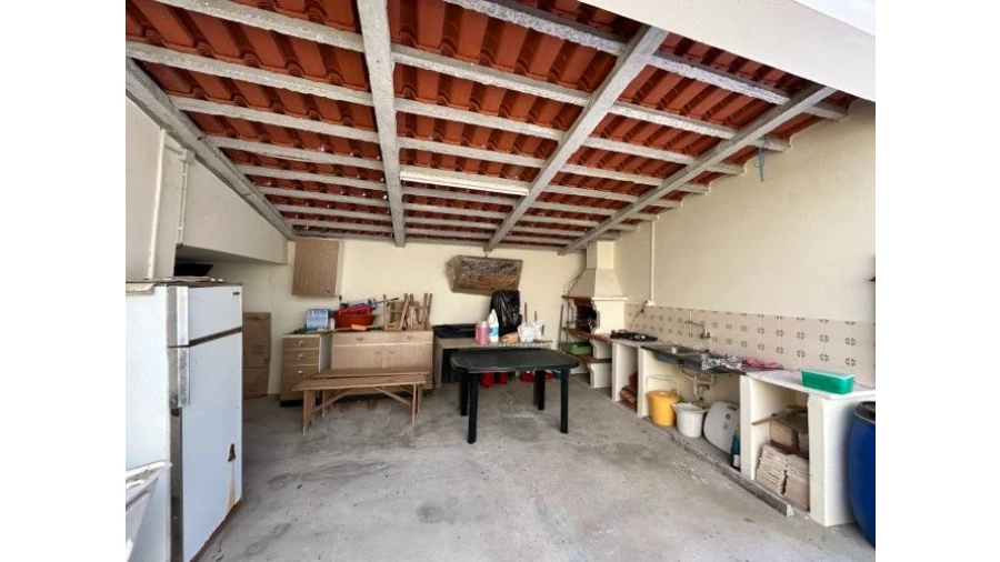 Moradia T4 para Venda em Abiul Foto 11