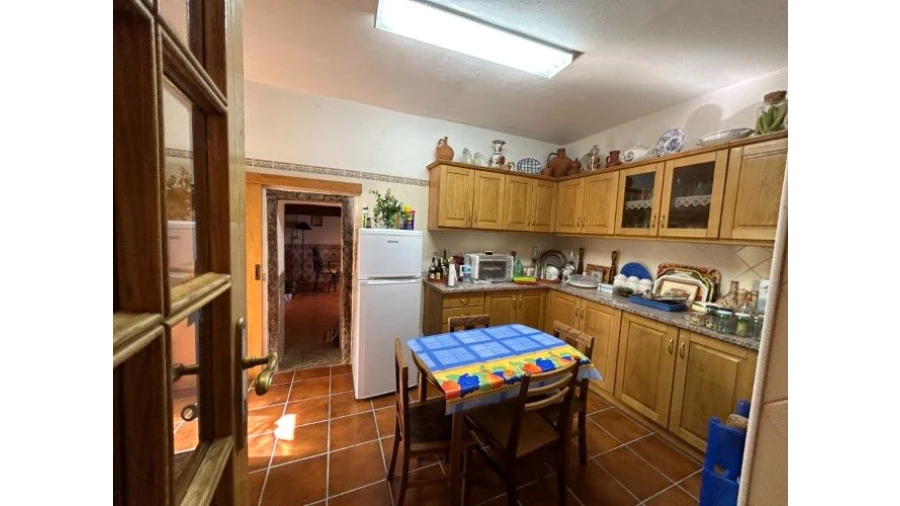 Moradia T4 para Venda em Abiul Foto 13