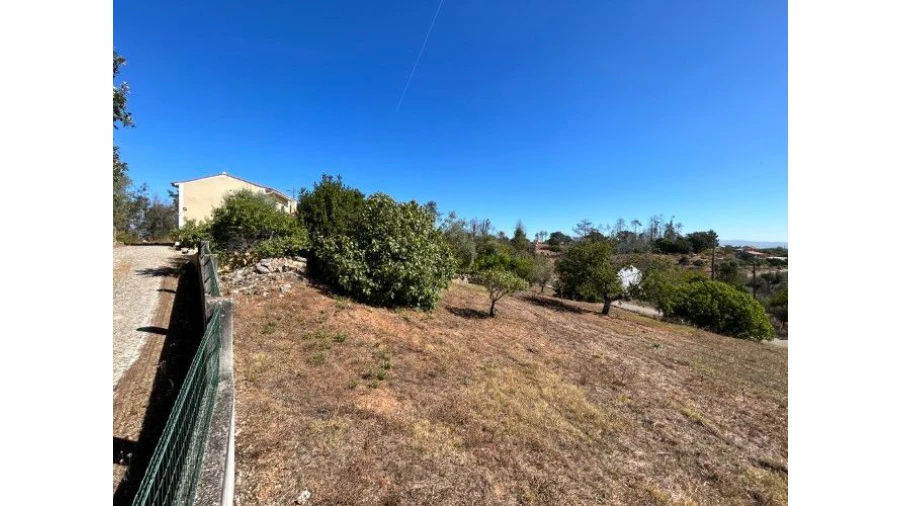 Moradia T4 para Venda em Abiul Foto 37