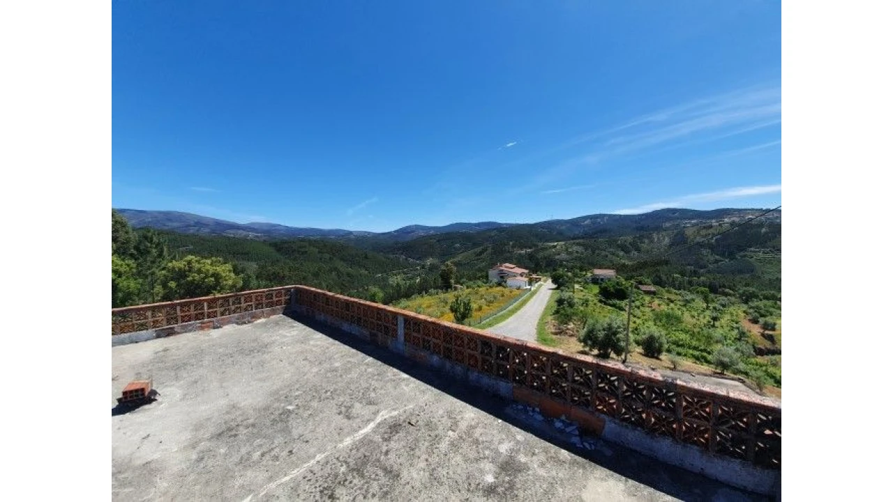 Moradia T5 para Venda em Ermida Foto 1