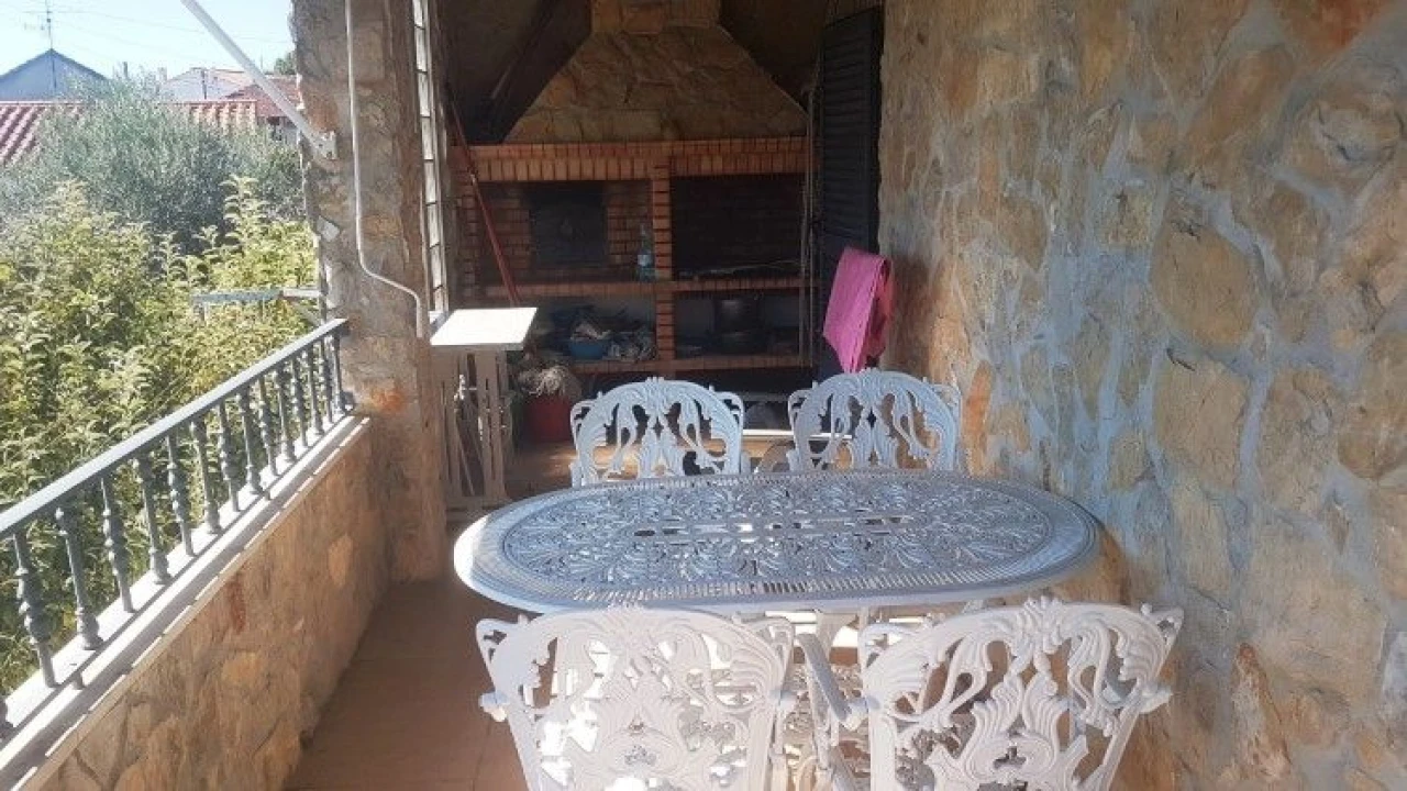 Moradia T3 para Venda em Derreada Cimeira Foto 35