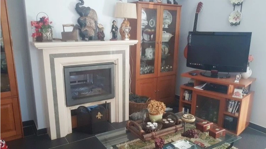 Moradia T3 para Venda em Derreada Cimeira Foto 16