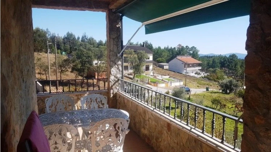 Moradia T3 para Venda em Derreada Cimeira Foto 32