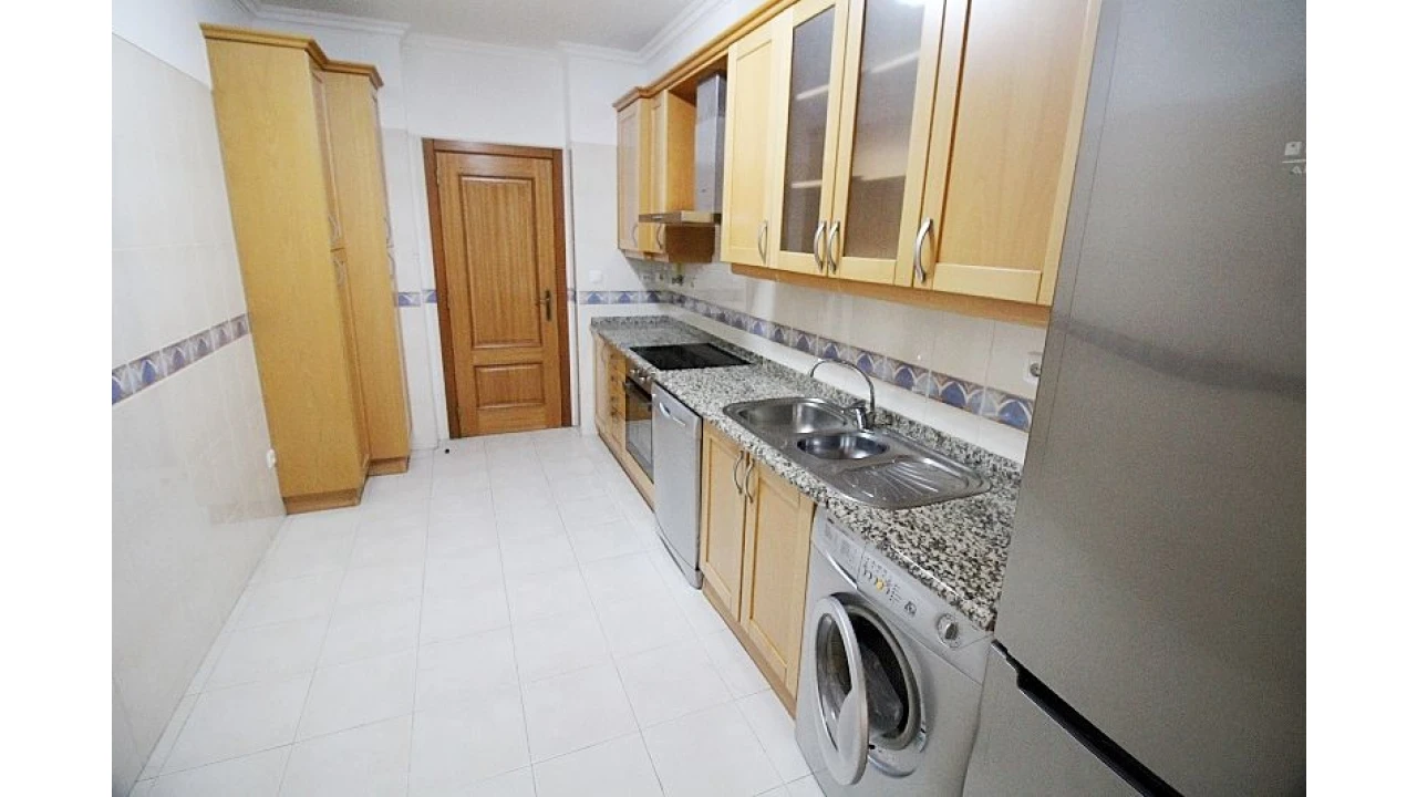 Apartamento T2 para Arrendamento em Torres Vedras Foto 1