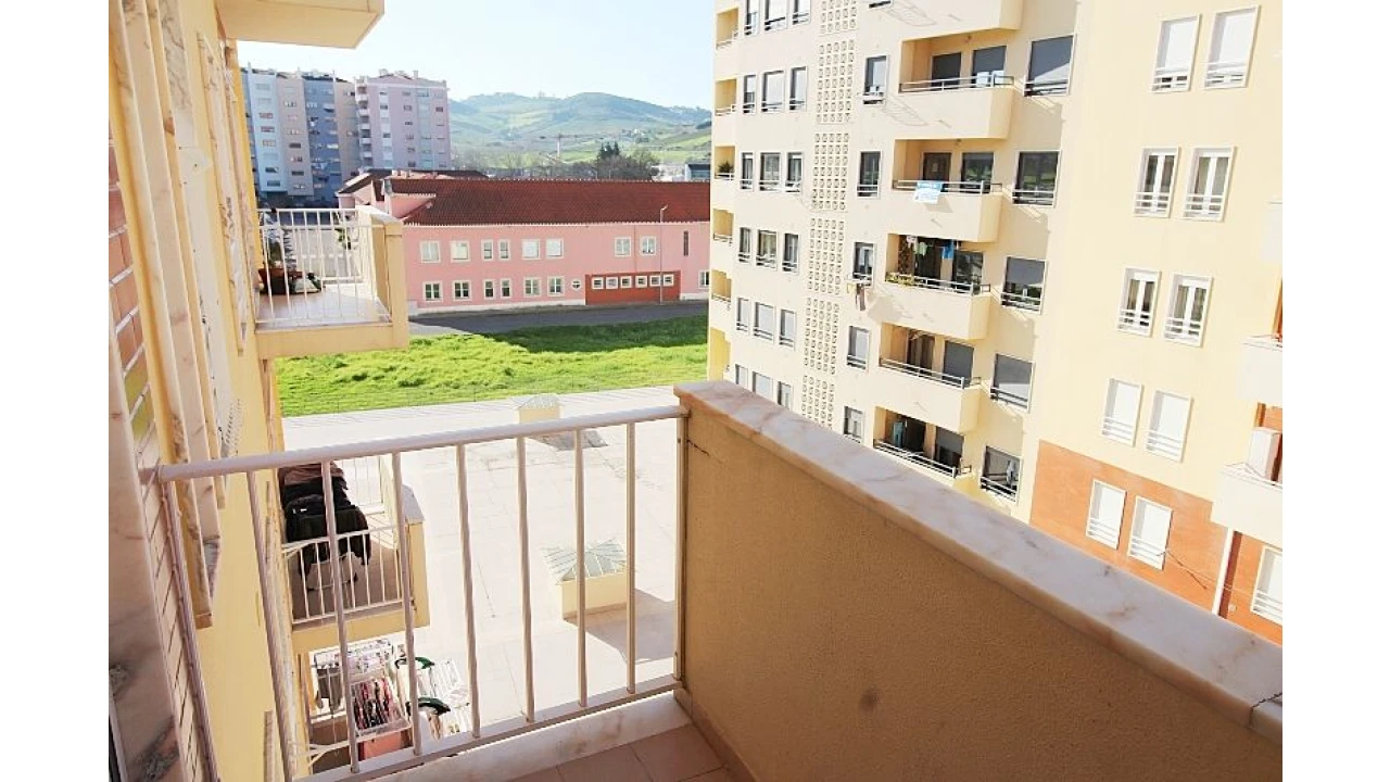 Apartamento T2 para Arrendamento em Torres Vedras Foto 13
