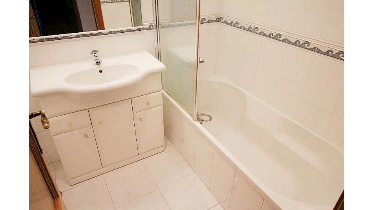 Apartamento T2 para Arrendamento em Torres Vedras Foto 17