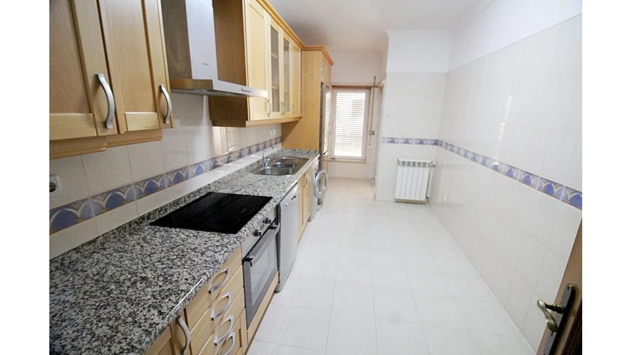 Apartamento T2 para Arrendamento em Torres Vedras Foto 18