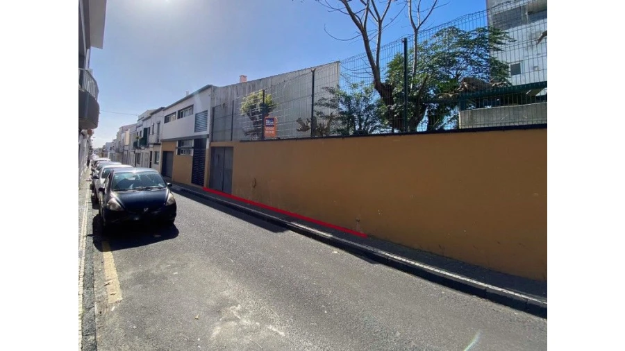 Terreno para Venda em Ponta Delgada Foto 2