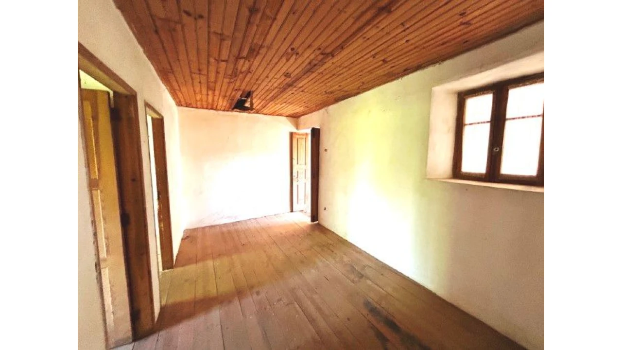 Moradia T4 para Venda em Vila Facaia Foto 9