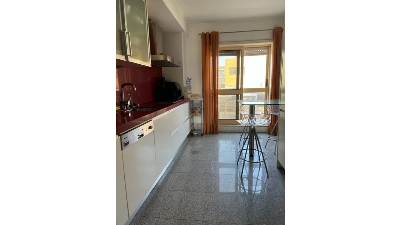 Apartamento T4 para Venda em Lavra Foto 6