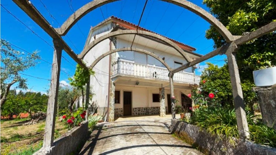 Moradia T6 para Venda em Pedrógão Grande Foto 1