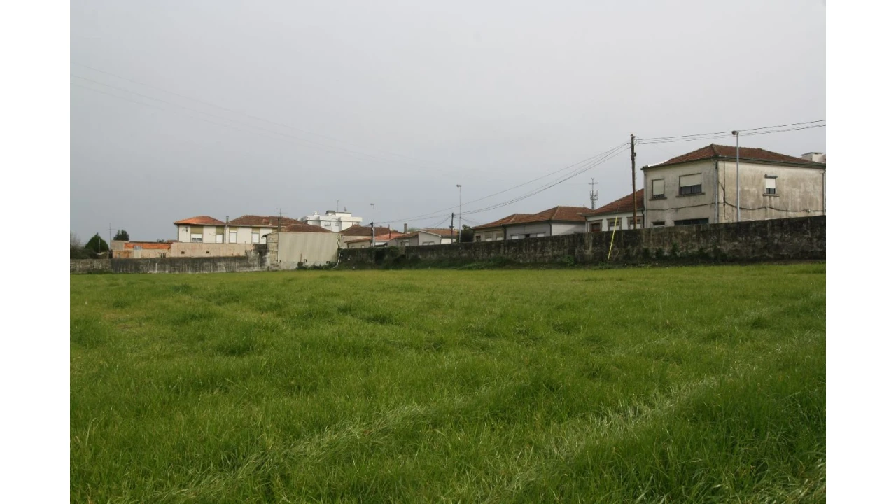 Terreno para Venda em Rio Tinto Foto 2