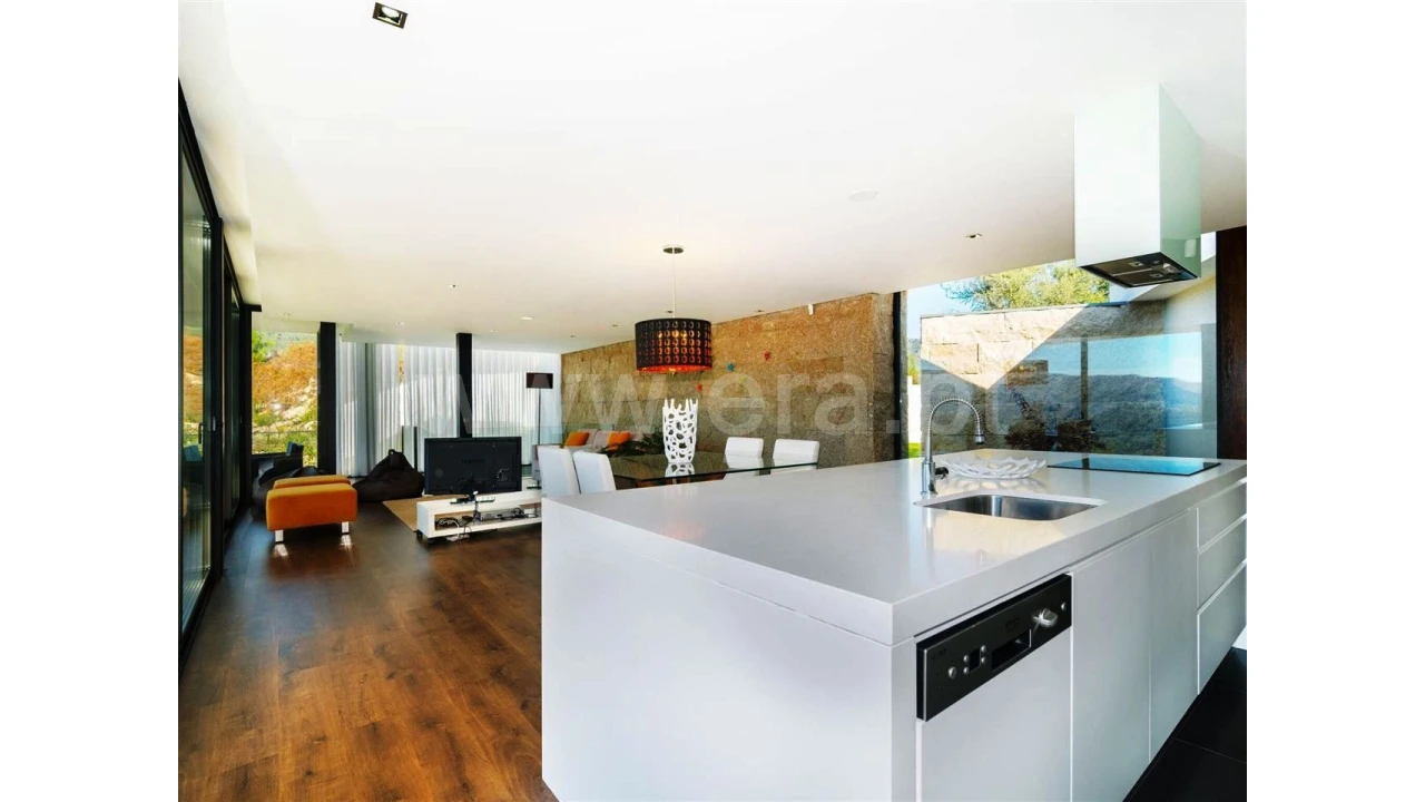 Moradia T3 para Venda em Louredo Foto 3