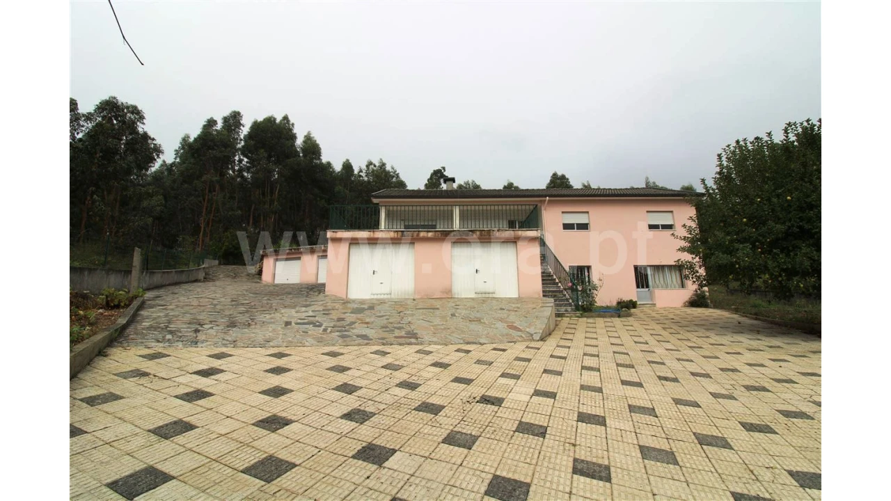 Moradia T5 para Venda em Taíde Foto 3