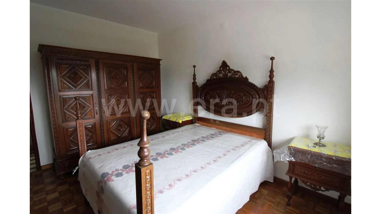 Moradia T5 para Venda em Taíde Foto 11