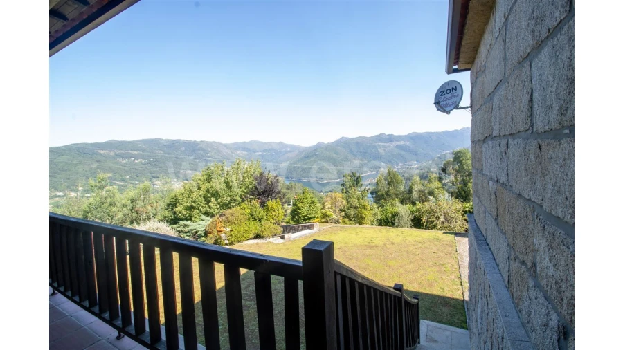 Moradia T3 para Venda em Ventosa Foto 17