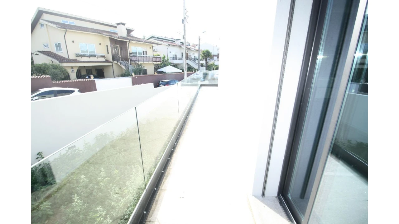 Moradia T4 para Venda em Valongo Foto 8