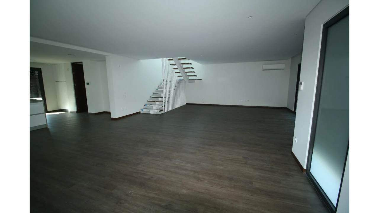 Moradia T4 para Venda em Valongo Foto 10