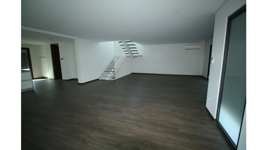 Moradia T4 para Venda em Valongo Foto 10