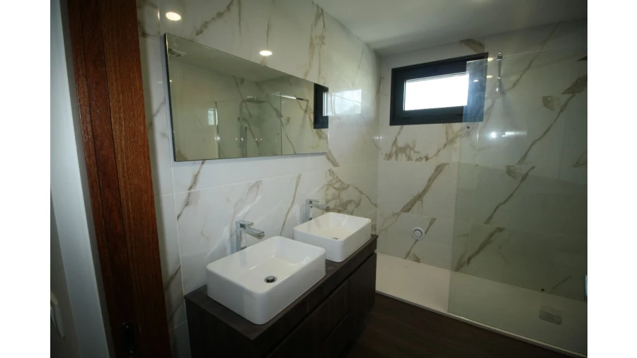 Moradia T4 para Venda em Valongo Foto 19