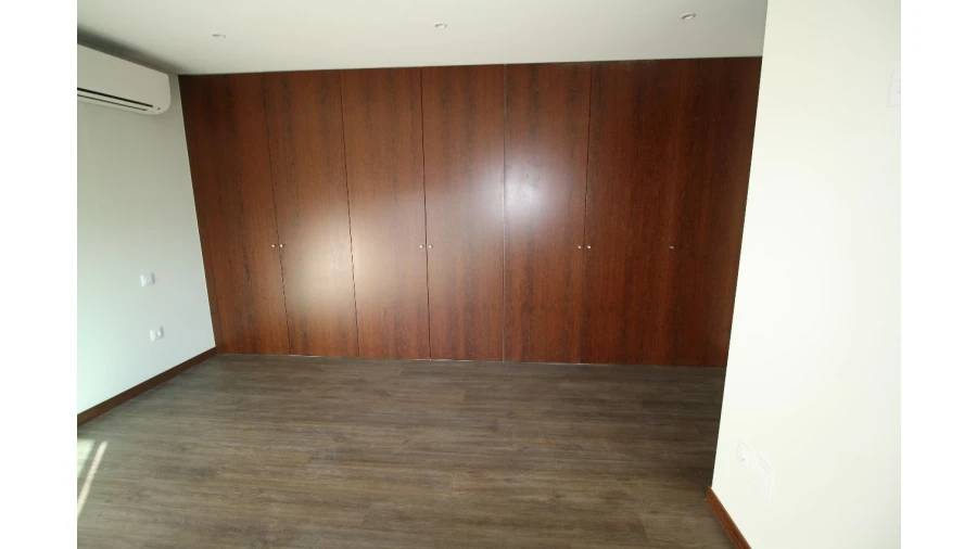 Moradia T4 para Venda em Valongo Foto 33