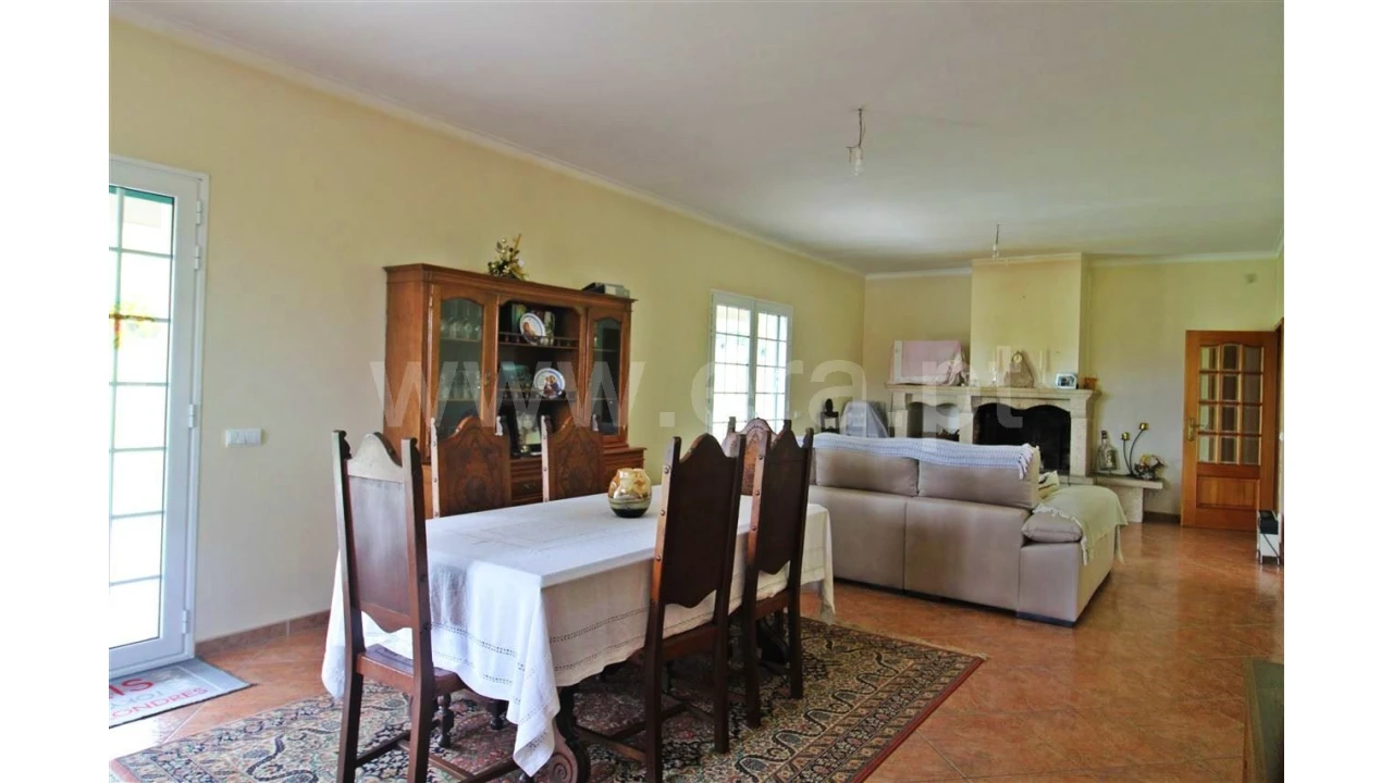 Moradia T4 para Venda em Travassos Foto 3