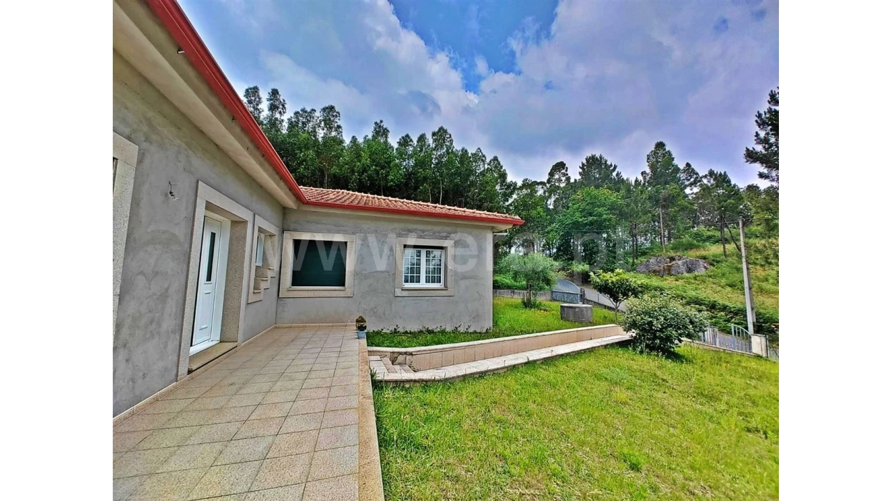 Moradia T4 para Venda em Travassos Foto 16