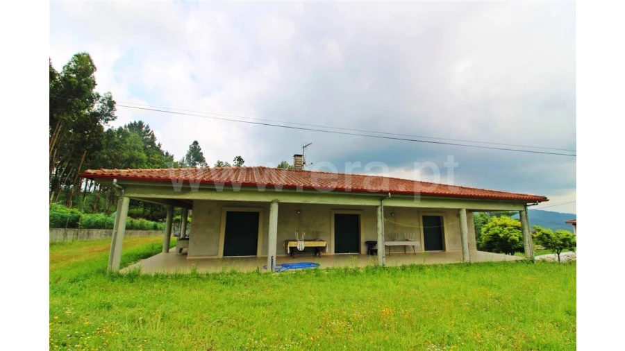 Moradia T4 para Venda em Travassos