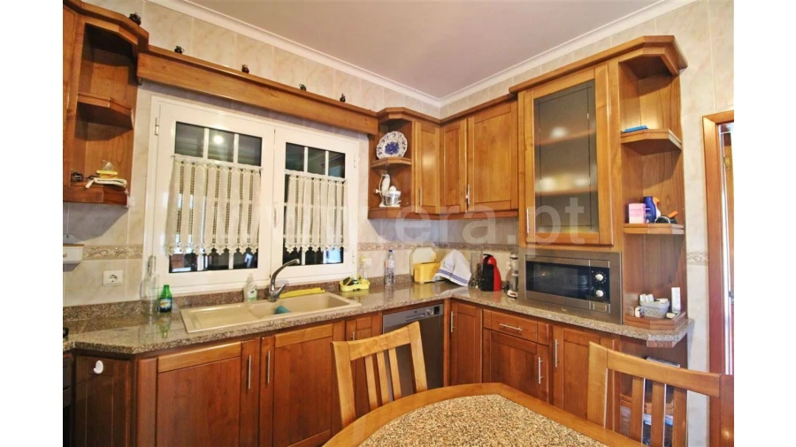 Moradia T4 para Venda em Travassos Foto 4