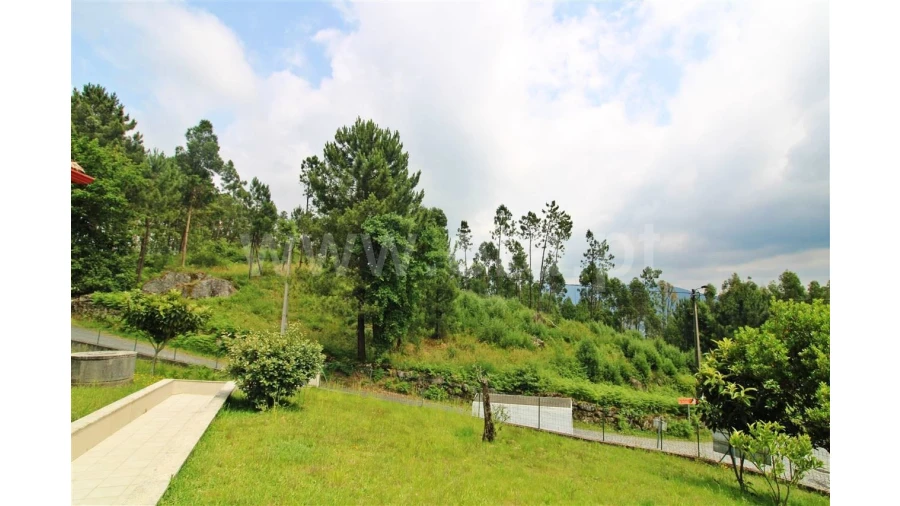 Moradia T4 para Venda em Travassos Foto 20