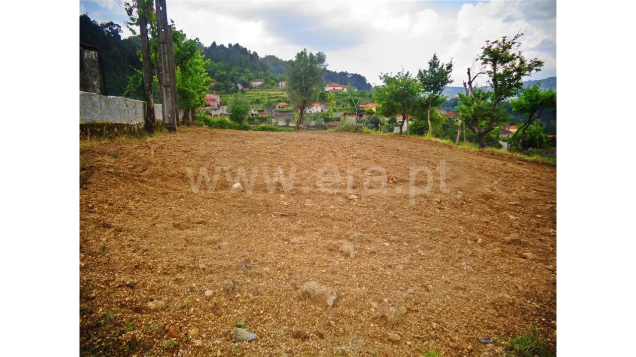 Terreno para Venda em Sobradelo da Goma Foto 4