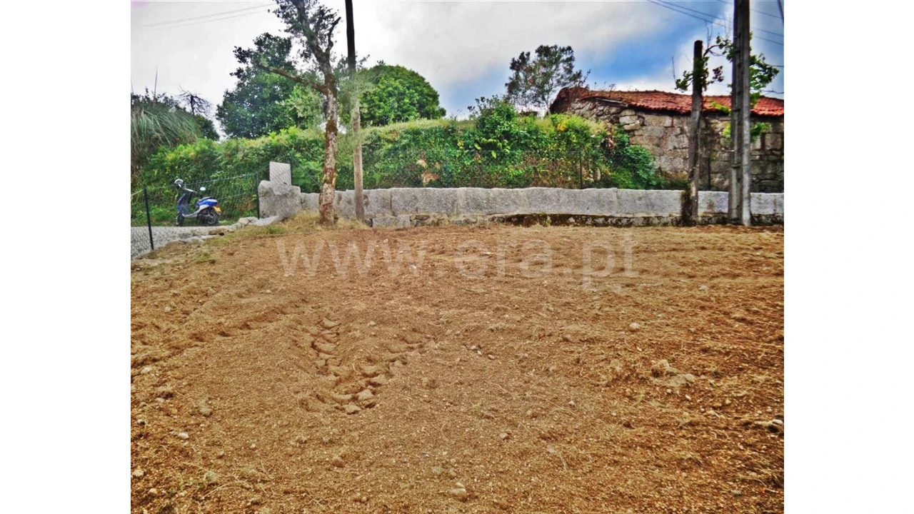 Terreno para Venda em Sobradelo da Goma Foto 15