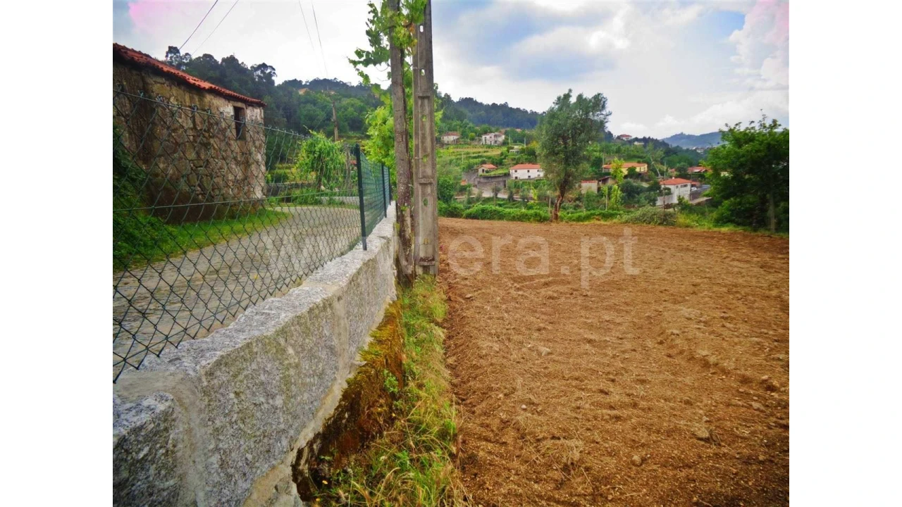 Terreno para Venda em Sobradelo da Goma Foto 16