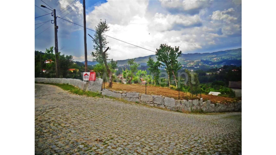 Terreno para Venda em Sobradelo da Goma Foto 1
