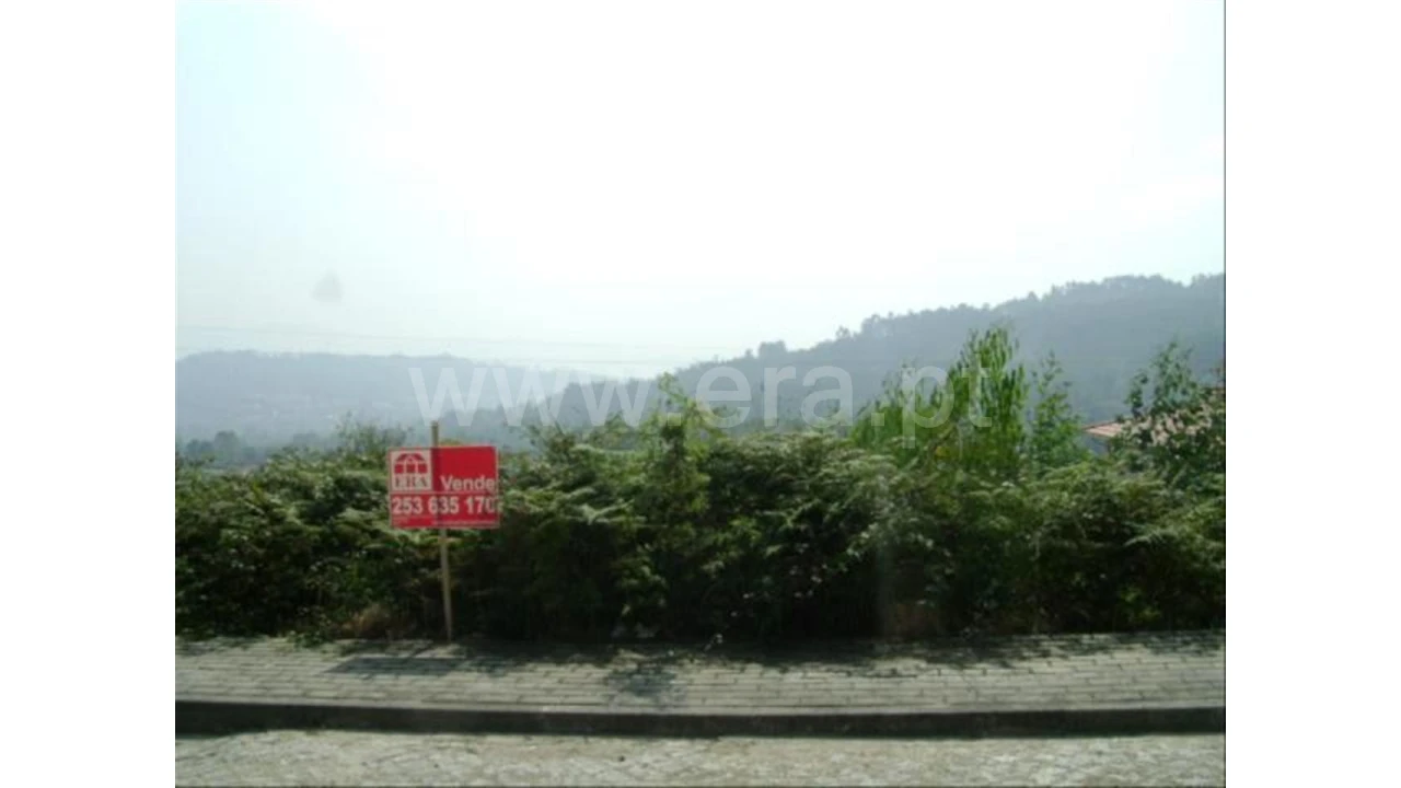 Terreno para Venda em Lanhoso Foto 2