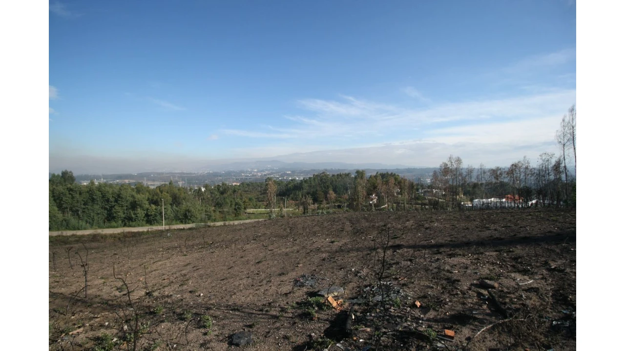 Terreno para Venda em Recarei Foto 17