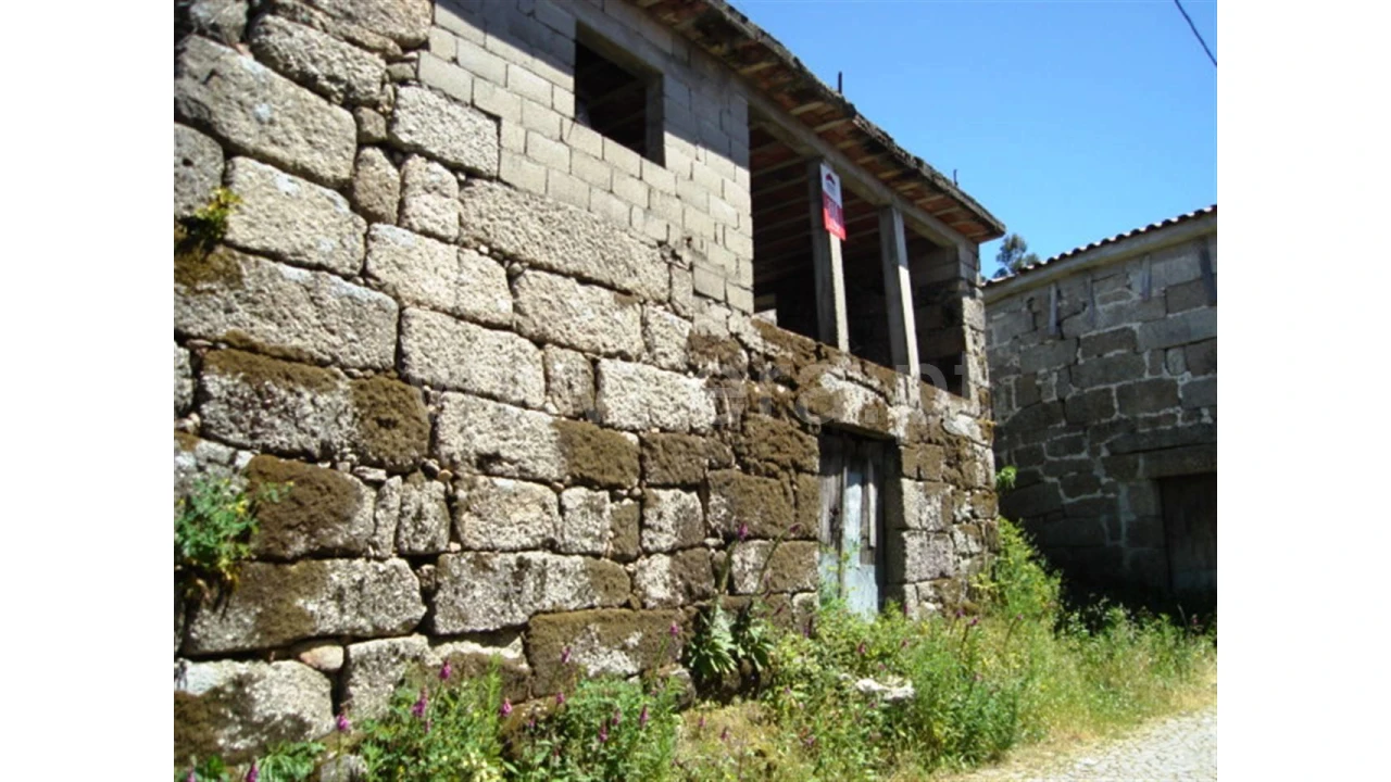 Terreno para Venda em Sobradelo da Goma Foto 2