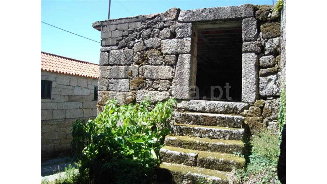 Terreno para Venda em Sobradelo da Goma Foto 4
