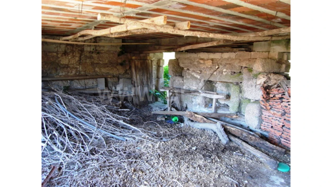 Terreno para Venda em Sobradelo da Goma Foto 8