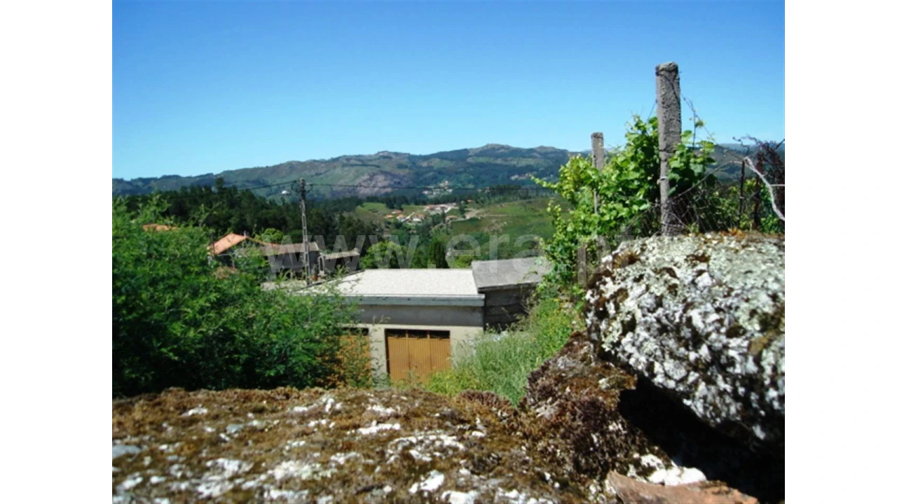 Terreno para Venda em Sobradelo da Goma Foto 12