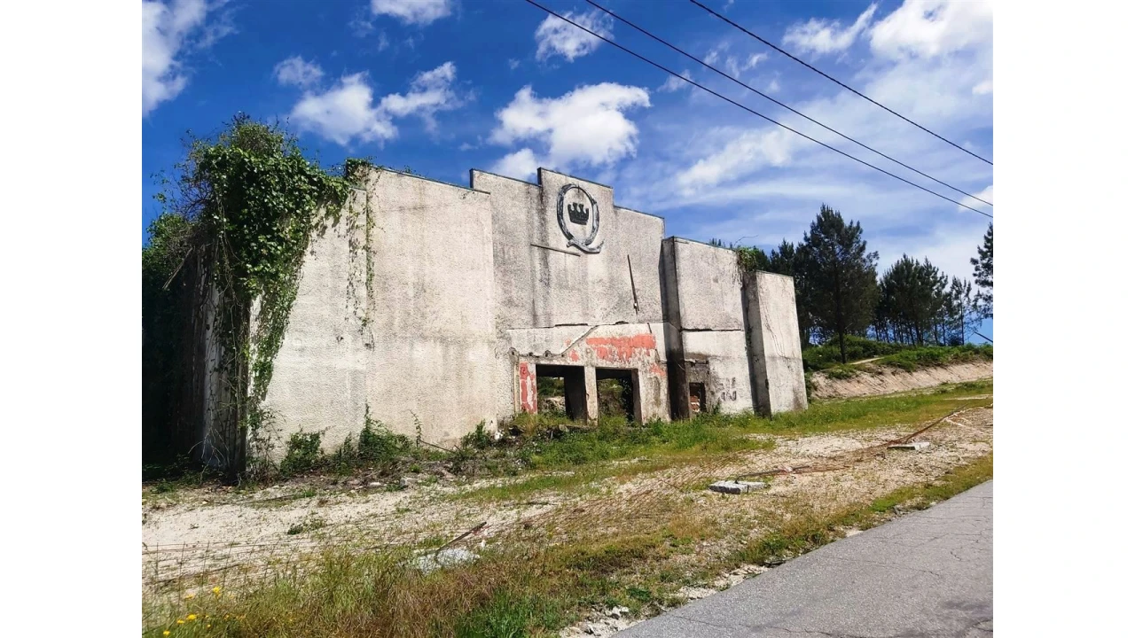 Terreno para Venda em Lanhoso Foto 11