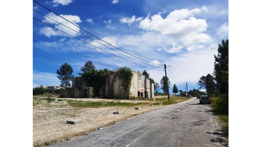 Terreno para Venda em Lanhoso Foto 4