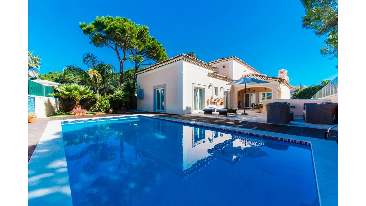 Moradia T4 para Venda em Cascais Foto 1